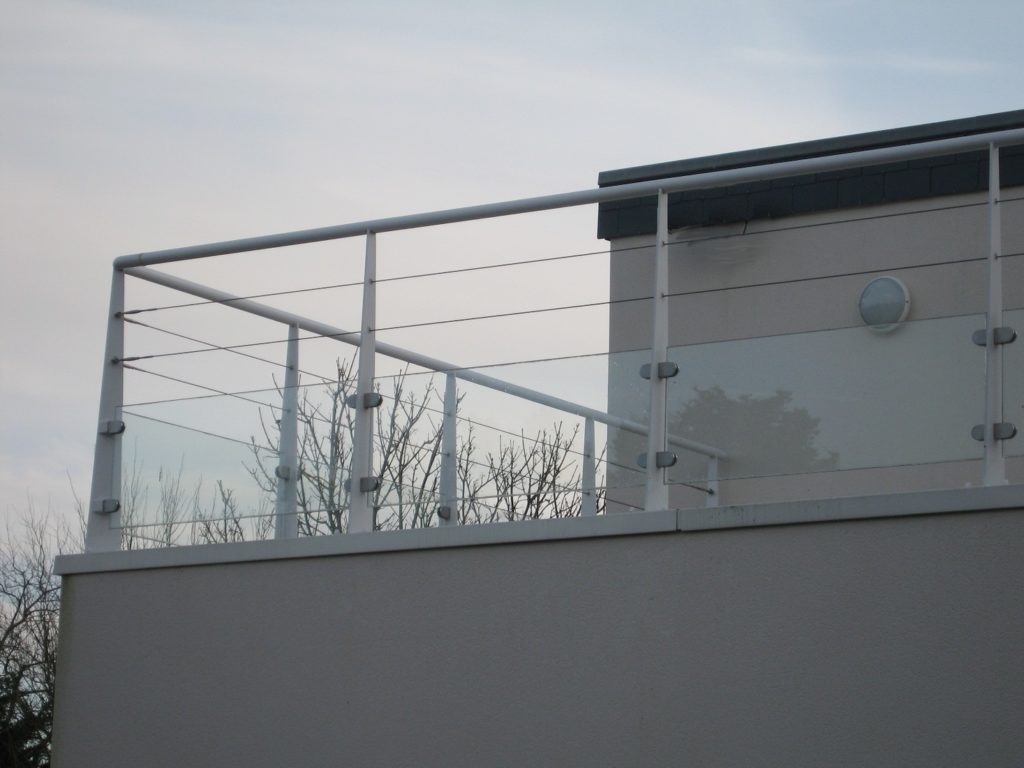 Garde corps vitrés sur toiture terrasse