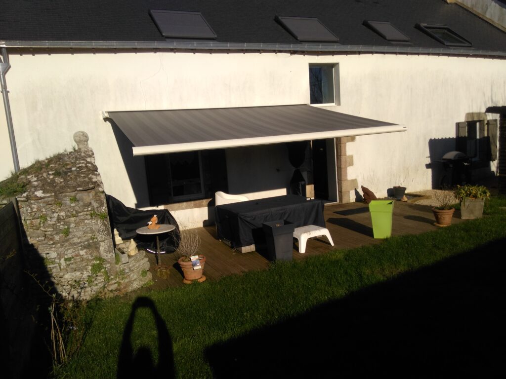 Store extérieur