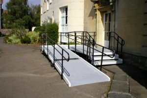 RAMPES D’ACCÈS BÂTIMENT PMR Boréal